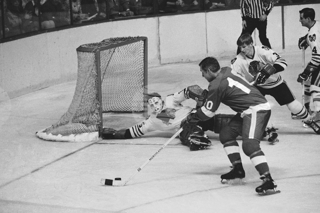 Почина хокейна легенда на Детройт Ред Уингс