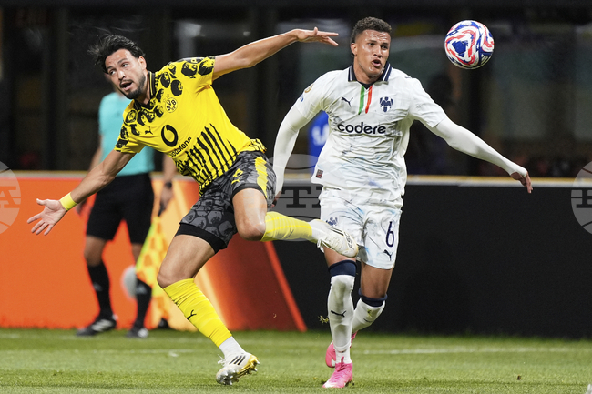 Бетис обявява трансфера на халфа на Монтерей Деоса