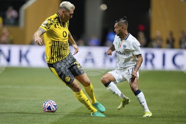 Защитникът на Борусия Дортмунд Никлас Зюле вероятно е разкъсал мускул на прасеца