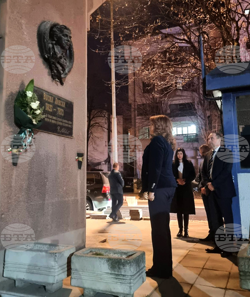 VP Iotova Pays Floral Tribute to Vasil Levski Bas Relief on Bulgarian Embassy in Skopje