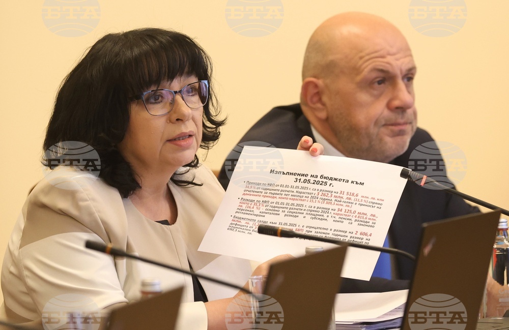 Приходите в бюджета нарастват с 3,2 млрд. лв. или 11,5% спрямо същия период на миналата година, каза финансовият министър Теменужка Петкова