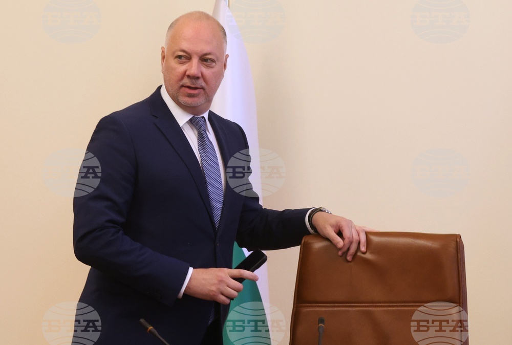Трансатлантическата ни връзка остава опора на мира и просперитета, посочи Росен Желязков в поздравление за Деня на независимостта на САЩ