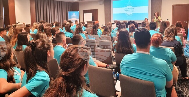 Повече от 70 ученици от страната преминават обучение по превенция срещу новите наркотици във Варна