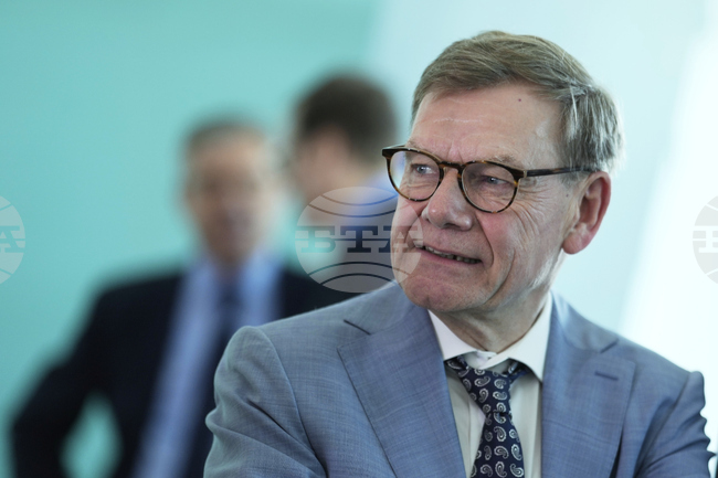 Германският външен министър Йохан Вадефул призова за бързо формиране на правителство в Косово по време на посещение в Прищина