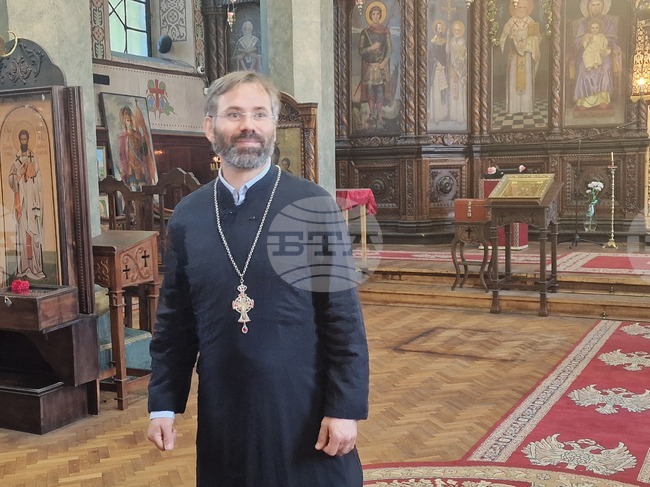 Църквата има основополагаща роля в изграждането на личността и насочване към добродетелите, каза старозагорският отец Живко Желев