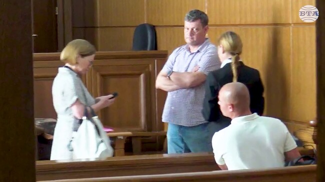 Редица фактори станаха причина съдът да не даде ход на делото за смъртта на 18 бежанци, задушили се в камион