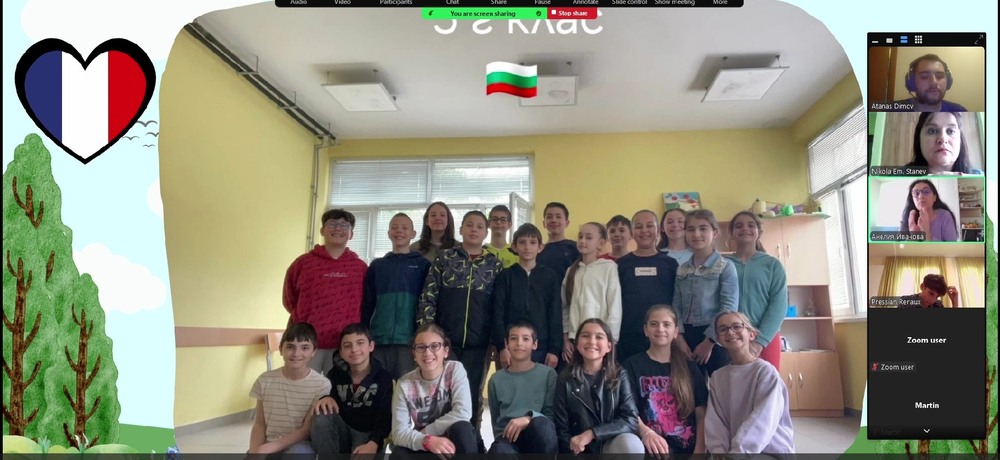 Петокласници от училище „Иван Вазов“ в Париж и училище „Емилиян Станев“ във Велико Търново участваха в съвместен онлайн урок