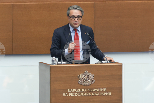 Трети вот на недоверие в рамките на шест месеца е диагноза не за правителството, а за опозицията, каза Тома Биков от ГЕРБ-СДС