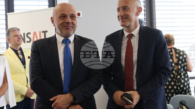 Вицепремиерът Томислав Дончев и министър Красимир Вълчев ще представят мерки за развитието на Технологичното училище "Електронни системи" 