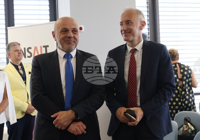 Вицепремиерът Томислав Дончев и министър Красимир Вълчев ще представят мерки за развитието на Технологичното училище "Електронни системи" 