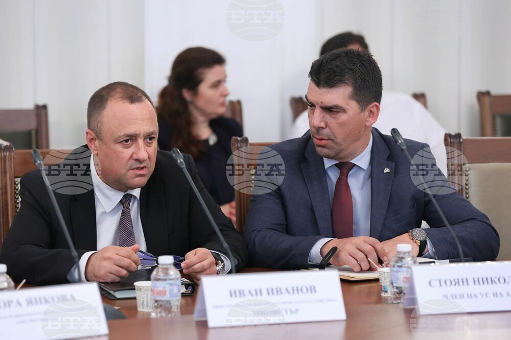 Движението по пътя Мездра - Ботевград в посока Враца ще бъде пуснато утре, съобщи министър Иванов