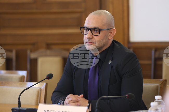 Необходими са ясни дефиниции за нарушаване на стандартите за качеството при предоставяне на социални услуги, каза Цветан Предов от ИТН