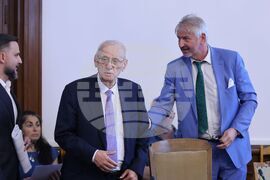Парламент - кръгла маса - млади лекари - заплащане