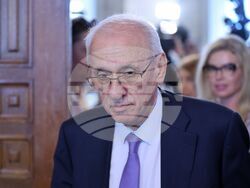 Парламент - кръгла маса - млади лекари - заплащане