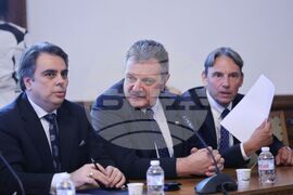 Парламент - кръгла маса - млади лекари - заплащане