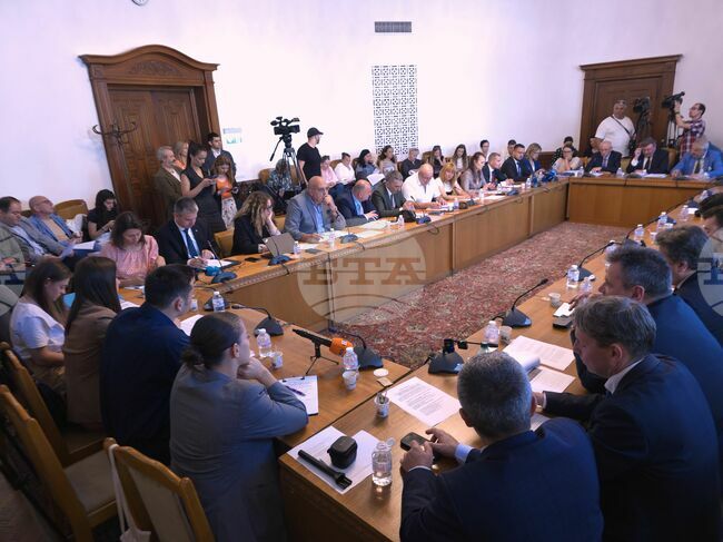 Лекари специализанти и народни представители обсъдиха предложенията на медиците за повишаване на възнагражденията
