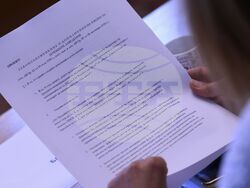 Парламент - кръгла маса - млади лекари - заплащане