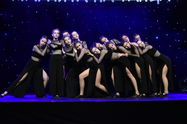 Повече от 50 деца и младежи от Star Dance в Русе представят 20 танца за 21-годишнината на формацията