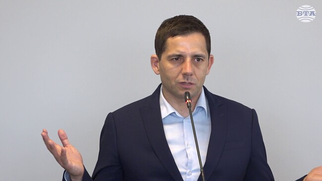 MIT има много малко подобни програми по света, а са избрали именно INSAIT, каза проф. Мартин Вечев