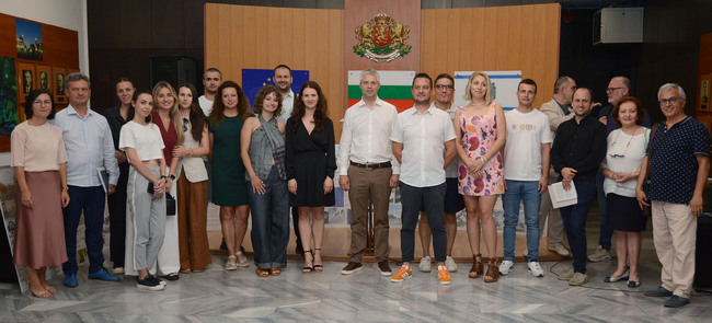 Кметът на Варна Благомир Коцев отличи най-добрите предложения от Уъркшопа „Отваряне на града към морето“