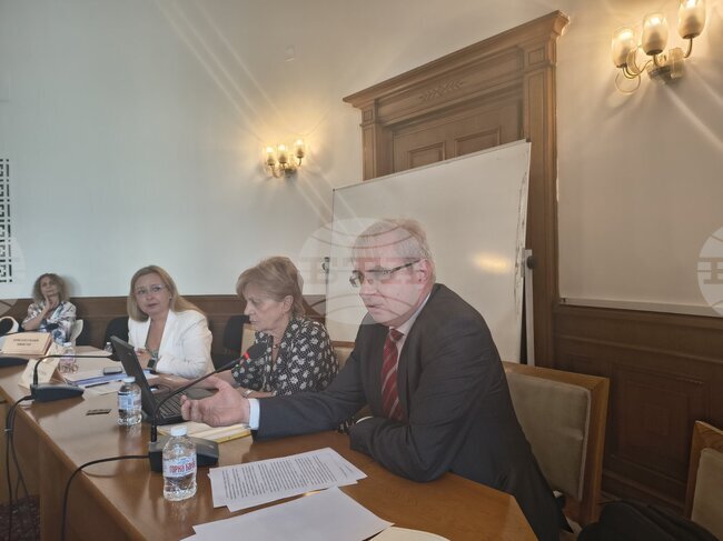 Зорница Русинова: Над 50% е приносът на Югозападния регион към брутния вътрешен продукт, докато на Северозападния е малко над 6%