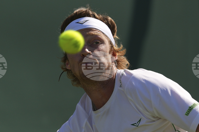 Водачът в схемата Андрей Рубльов ще играе на четвъртфиналите на турнира по тенис в Лос Кабос