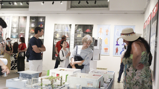 Галерия „Академия“ - дипломантите - изложба