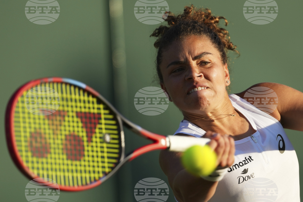 Джазмин Паолини преодоля четвъртфиналите на тенис турнира в Синсинати с обрат срещу Коко Гоф