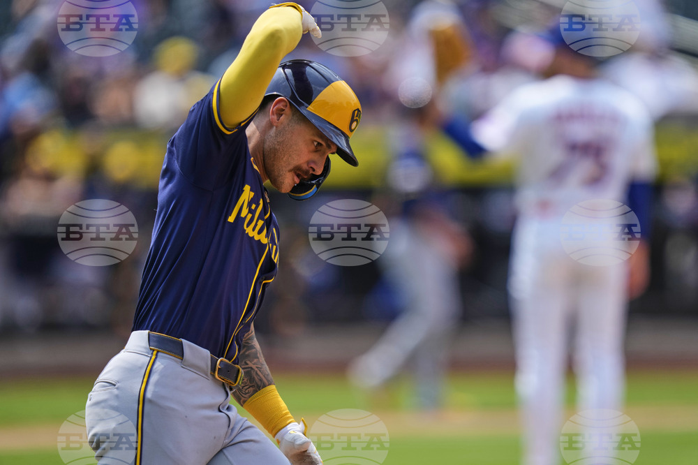 APTOPIX Brewers Mets Baseball