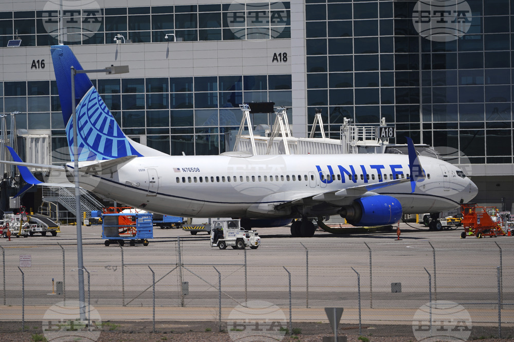 Авиокомпания "Юнайтед еърлайнс" спря вътрешните полети заради технически проблем