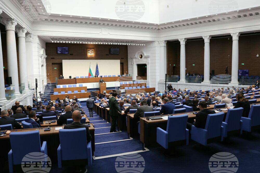 Депутатите разискват внесения от "Възраждане" вот на недоверие към правителството на Росен Желязков за провал на фискалната политика