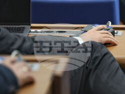 Парламент - вот на недоверие - дебати