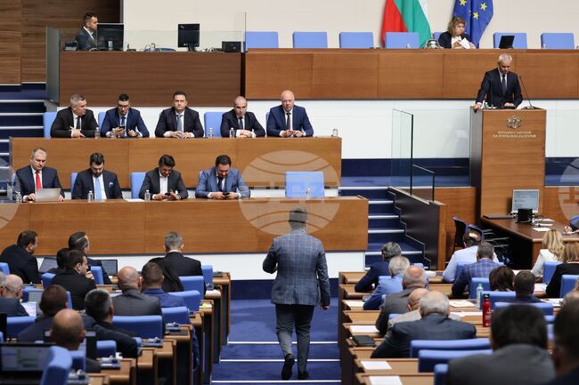 Гласуването на третия вот на недоверие към кабинета "Желязков" ще бъде утре