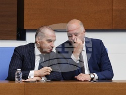 Парламент - вот на недоверие - дебати