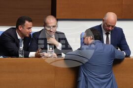 Парламент - вот на недоверие - дебати