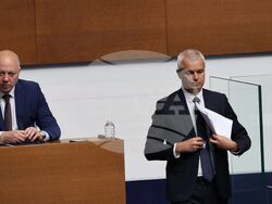 Парламент - вот на недоверие - дебати