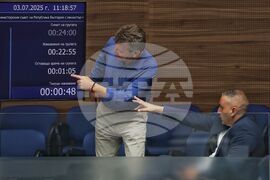 Парламент - вот на недоверие - дебати