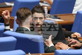 Парламент - вот на недоверие - дебати