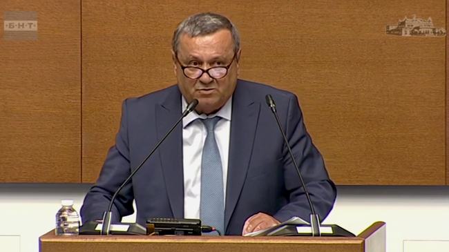 Парламентарната група „Алианс за права и свободи“ няма да участва в гласуването на вота, каза Хасан Адемов