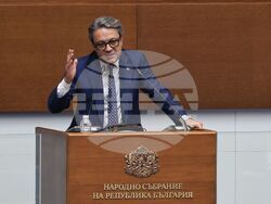 Парламент - вот на недоверие - дебати