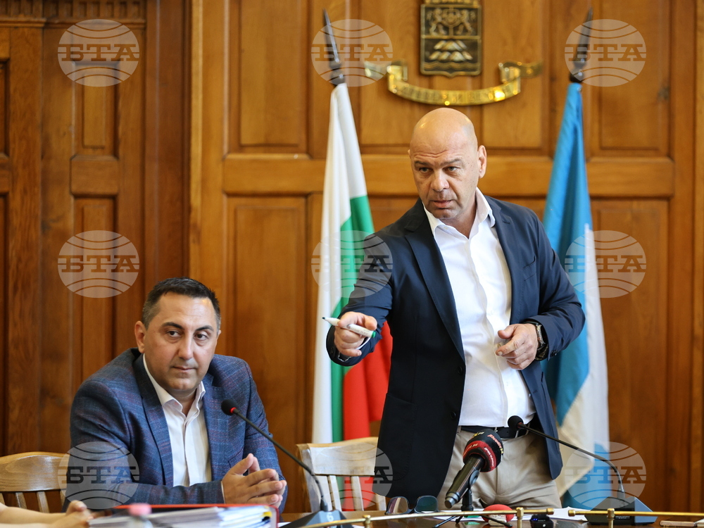 Всички усилия са насочени стадионите на Ботев и Локомотив да бъдат довършени през 2026 година, заяви кметът на Пловдив Костадин Димитров