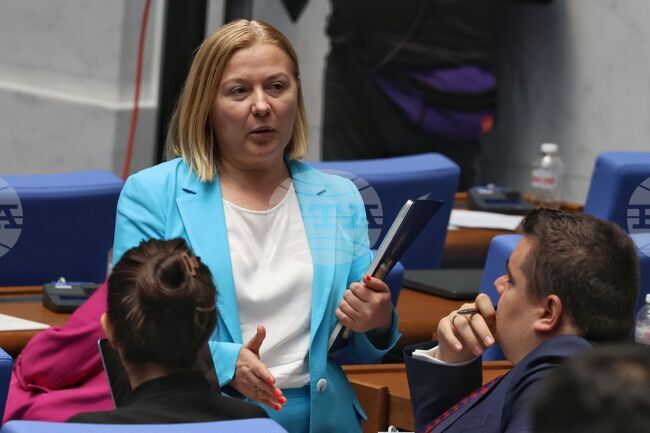 От ВСС направиха Борислав Сарафов вечно временно изпълняващ длъжността главен прокурор, заяви Надежда Йорданова от ПП-ДБ