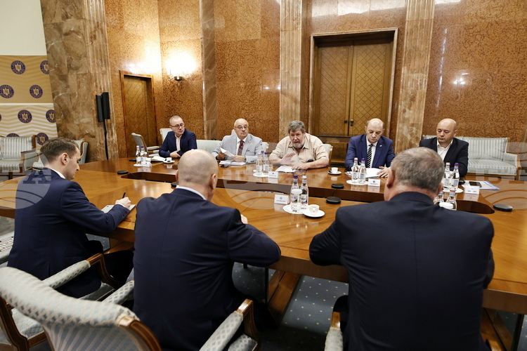 Romanian Prime Minister Meets Trade Unions to Discuss Budget Deficit Reduction Measures