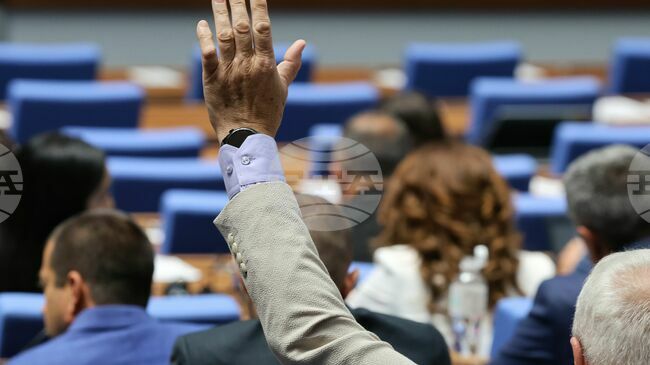 Parliament Debates No-Confidence Motion against Zhelyazkov Cabinet, Vote Scheduled for Friday