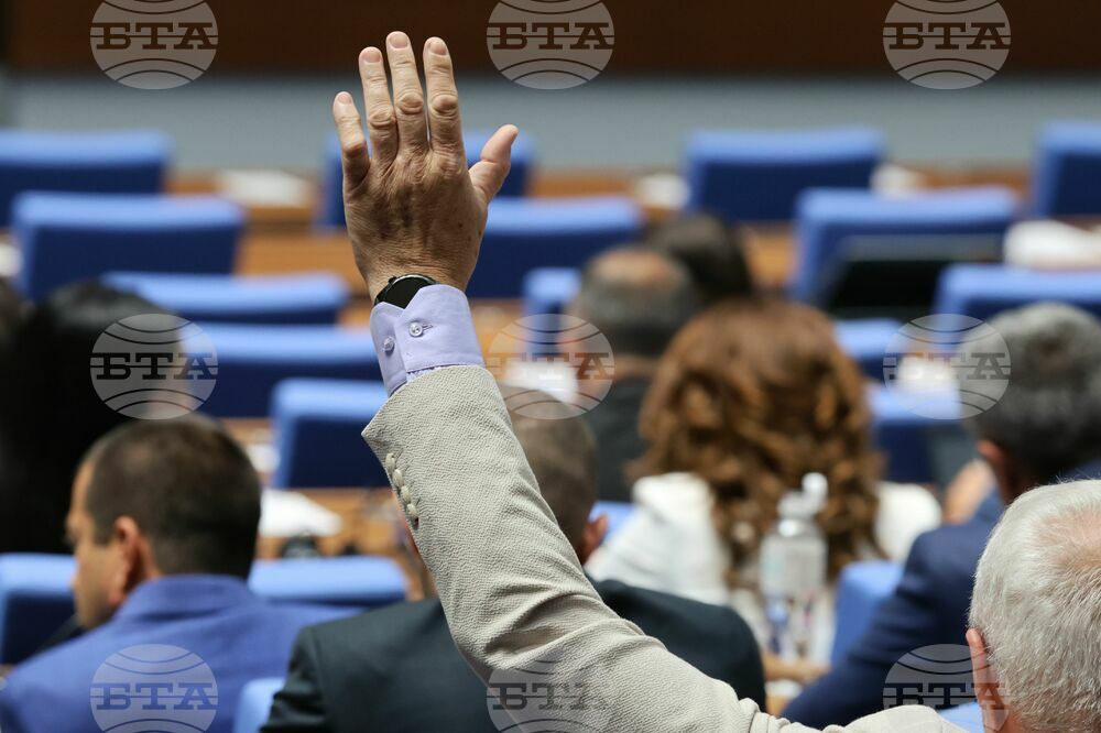 Parliament Debates No-Confidence Motion against Zhelyazkov Cabinet, Vote Scheduled for Friday