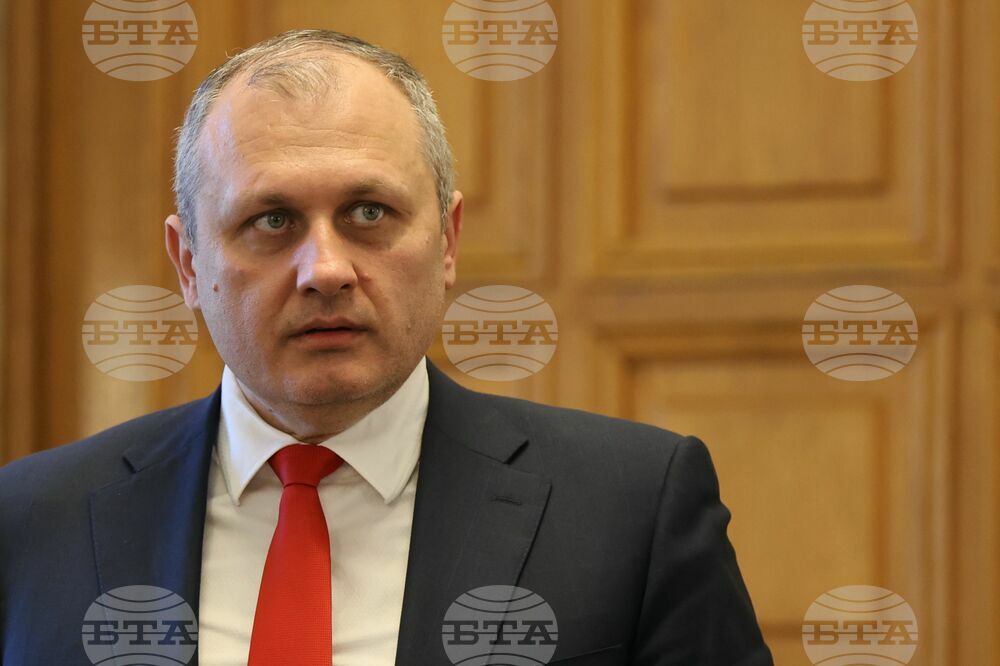 За безвъзмездна помощ за повишаване на киберсигурността ще могат да кандидатстват микро, малки и средни предприятия, каза министър Валентин Мундров