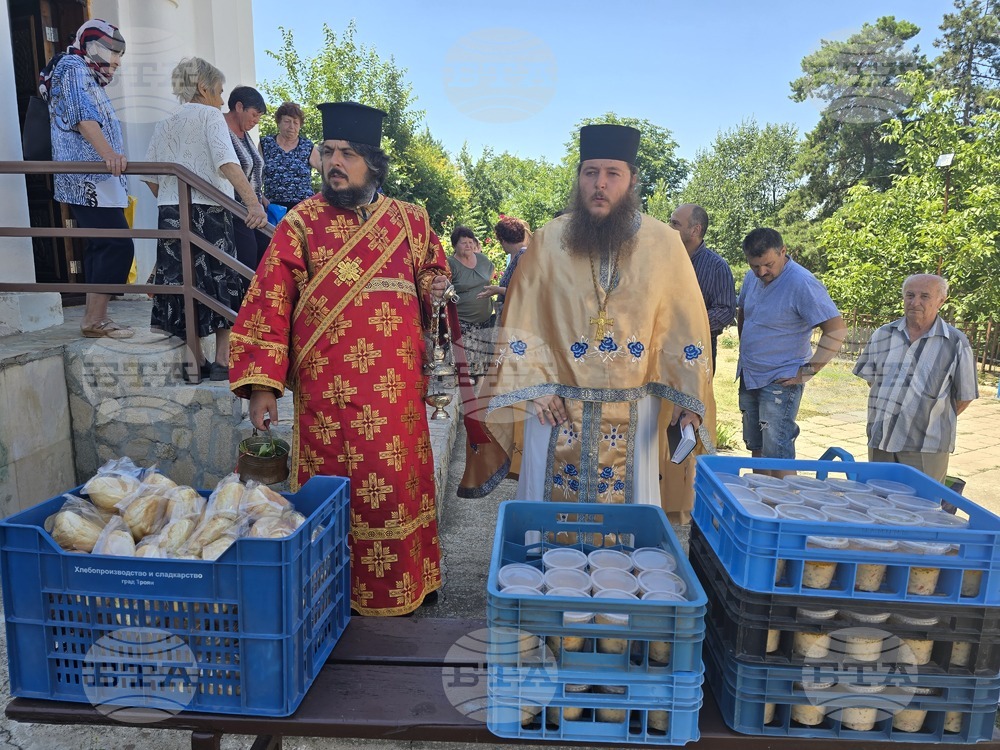 Молебен за дъжд отслужиха в храм „Света Троица“ в Кнежа