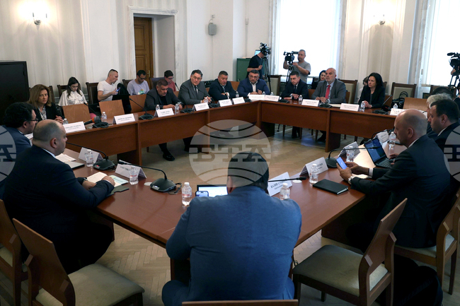 Вътрешната комисия не подкрепи законопроект на ПП-ДБ за бодикамерите на полицаите и видеорегистраторите за колите на НСО