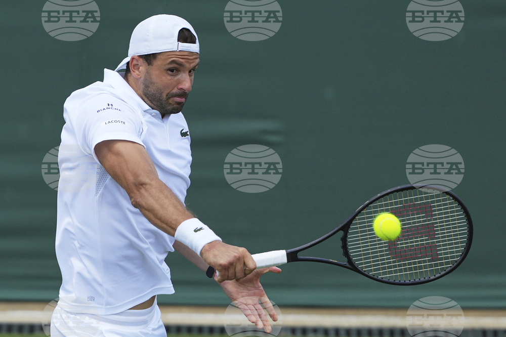 Григор Димитров стартира с победа новия сезон и се класира за втория кръг на турнира по тенис в Бризбейн