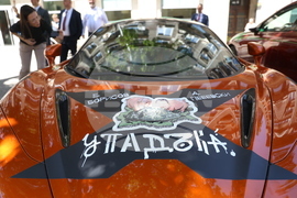 Партия „Величие“ - автомобили
